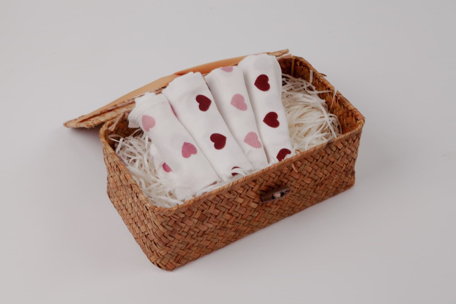 A set of four Little Rei heart-print bamboo wash cloths