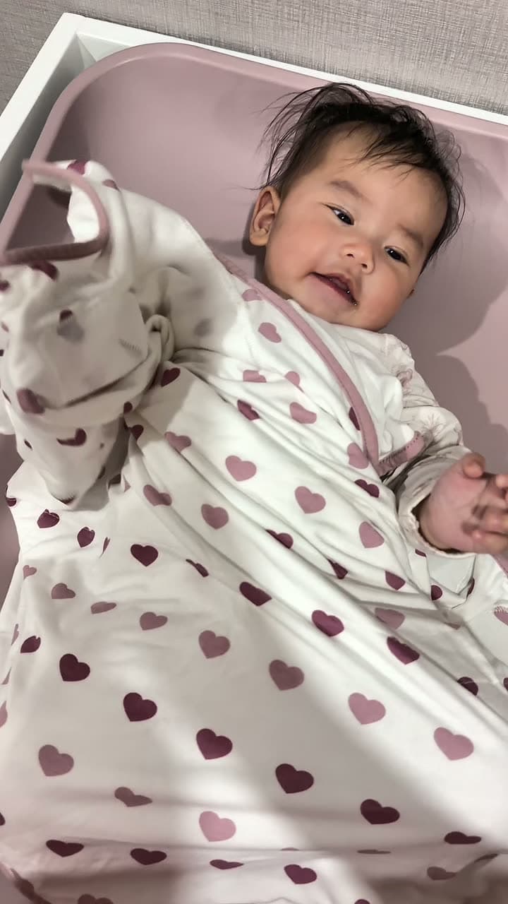 Swaddle Wrap with Velcro — video preview